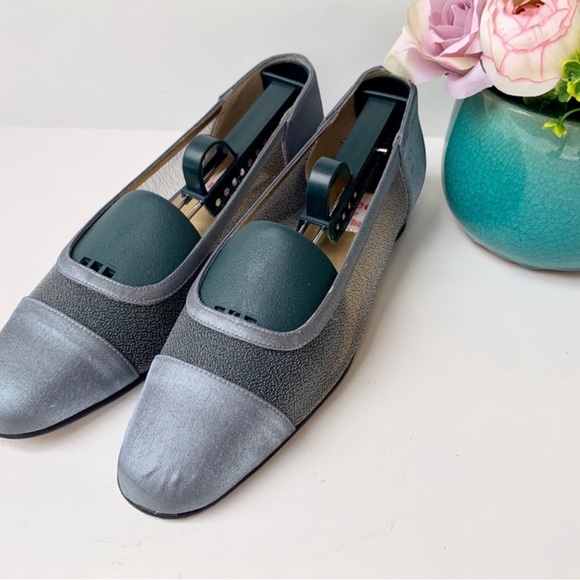 Vintage Red by Ramon Tenza Loafers Women’s 7.5 Blue Gray Satin Mesh Low Heel - Picture 1 of 7